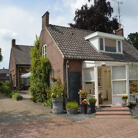 In With Garden, Cleaning Included Holiday home